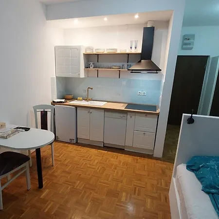 アパート Apartma Plaza